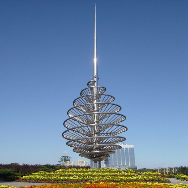 《十年樹木》高35m 不銹鋼 設(shè)計(jì):杜宏宇 2002年 位于北京亦莊開發(fā)區(qū)