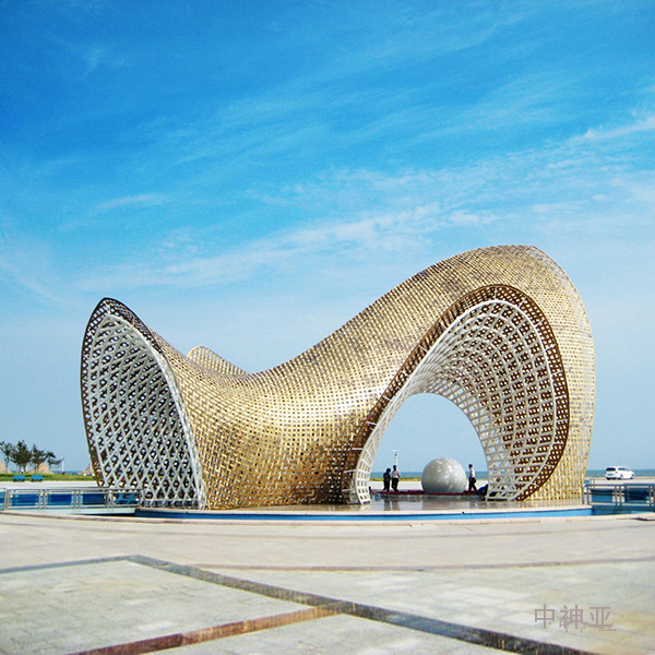 《我心向?！犯?6.5m 長31.5m 寬21.9m 鋼結(jié)構(gòu)、銅 設(shè)計：蔡衛(wèi) 2008年 位于威海南海開發(fā)區(qū)